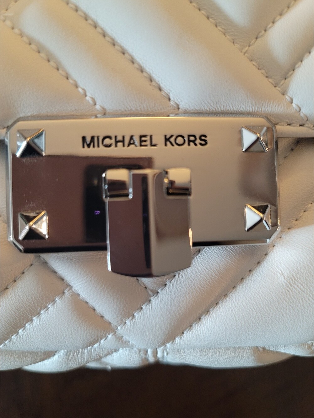 Michael Kors Quilted White Crossbody with Silver Chain Strap - Picture 2 of 5